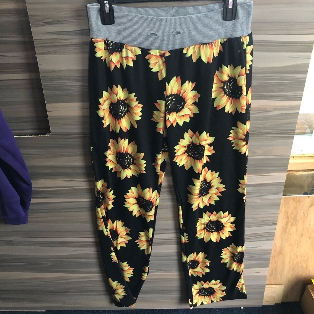 Sunflower sweatpants pajamas pants size medium​​​ - Picture 2 of 8